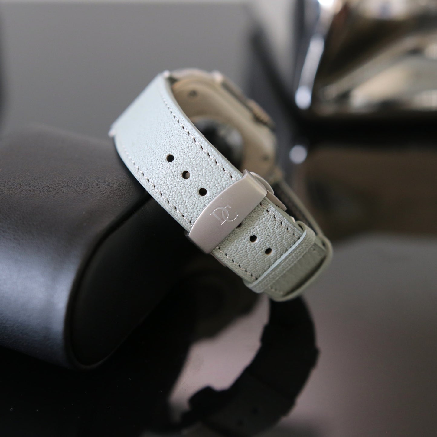 Apple watch band - Gris Galet Edition - French Chèvre leather