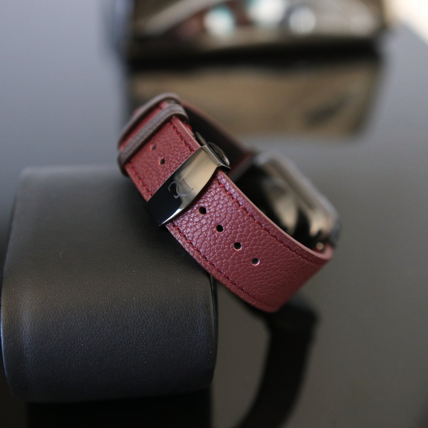 Apple watch band - Bordeaux Luxe Edition - French Chèvre leather
