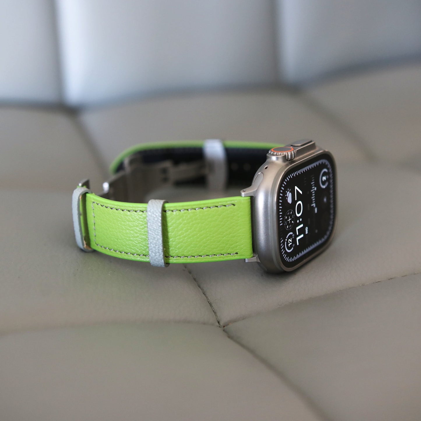 Luxury Apple Watch band - Vert Neon Edition - French Chèvre leather